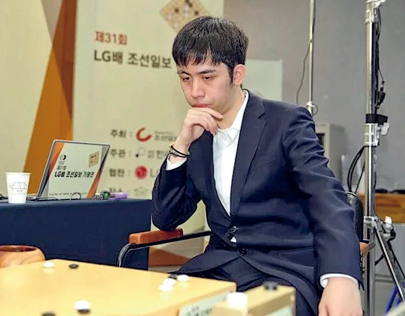新一代棋手在人工智能時代持續挑戰頂峰。