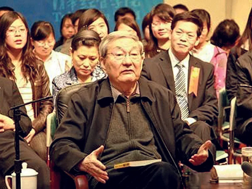 朱鎔基出席公開活動。