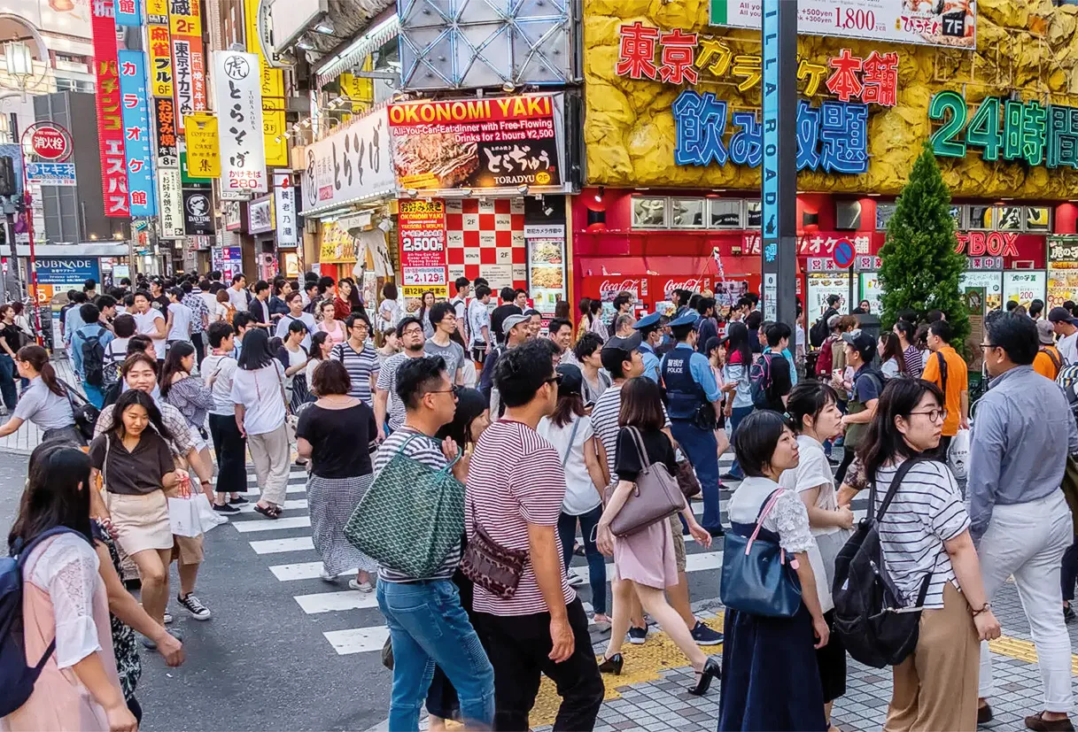 東京澀谷街頭人潮。
