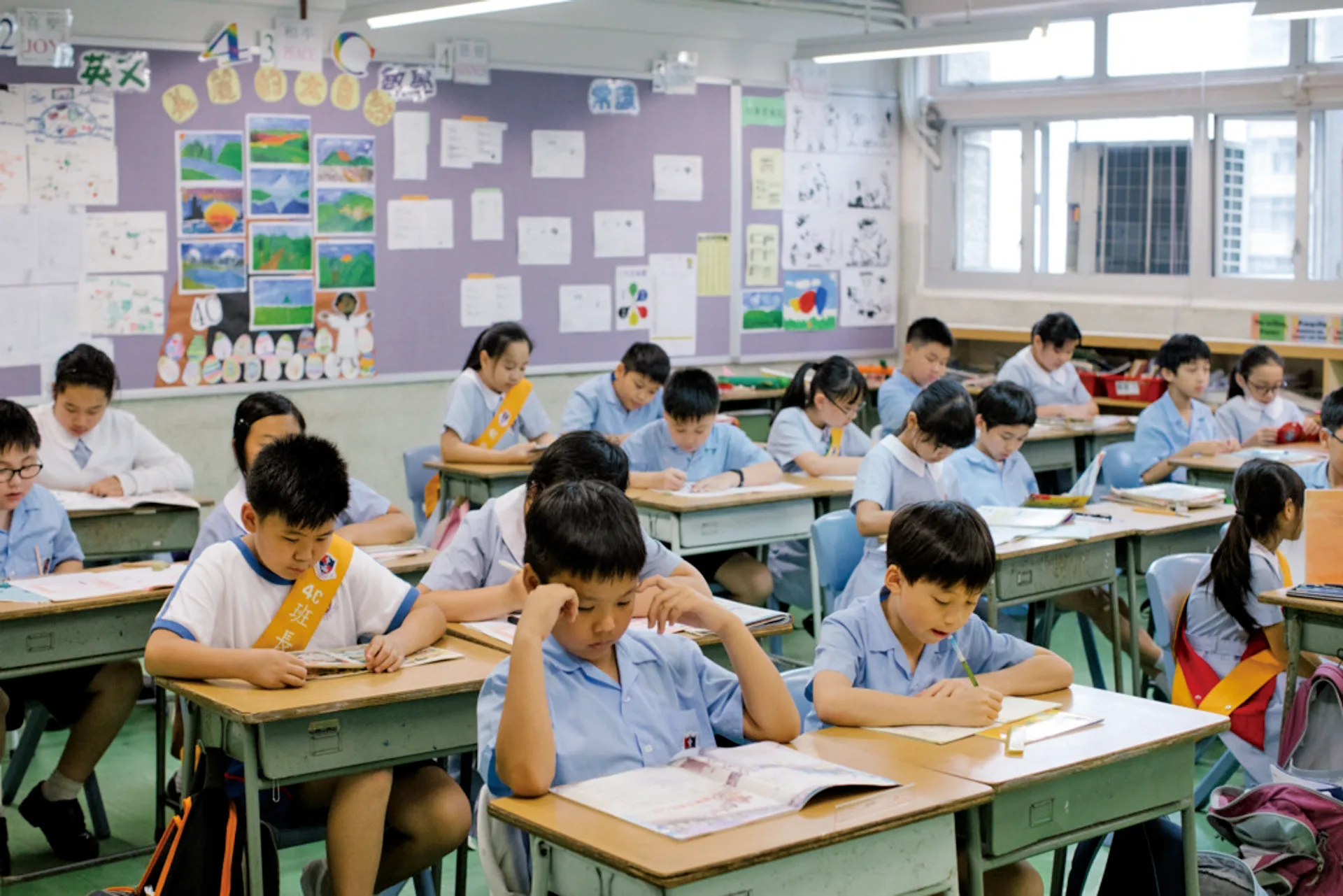 香港教科書越來越昂貴誰之過?